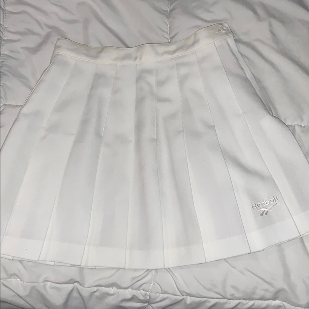 White pleated high waisted tennis skirt